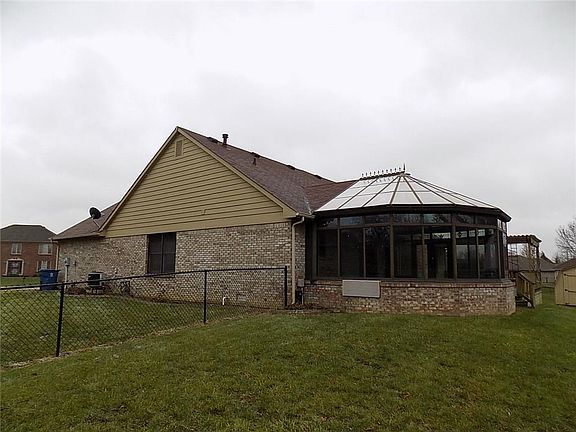 4th image of 9152 New Harmony Cir