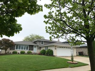 15609 Ridgeland Ave, Oak Forest, IL 60452