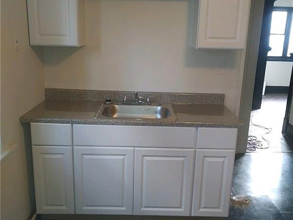 2nd image of 1300 Kensington Ave