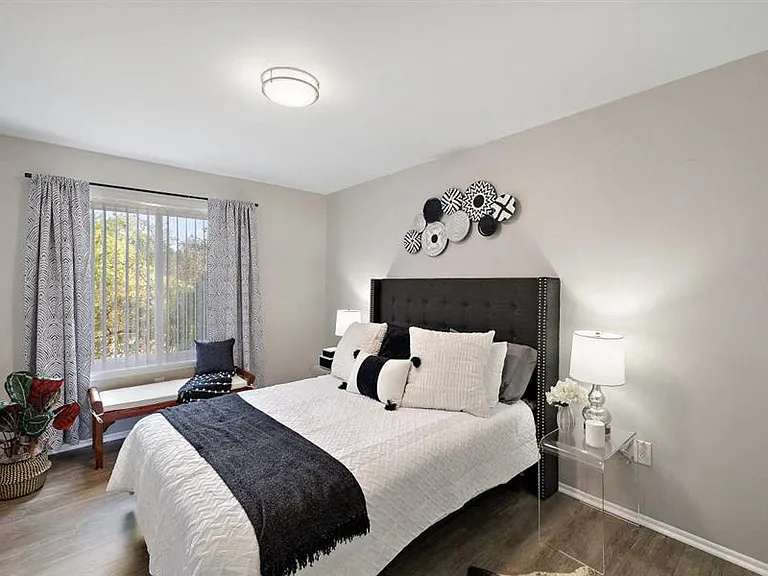 Residences at Grand Blanc Apartments - Grand Blanc, MI — Photo 21