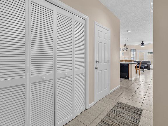 3rd image of 4542 Girvan Dr. #A