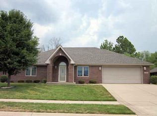 5128 Columbia Dr, Columbus, IN 47203