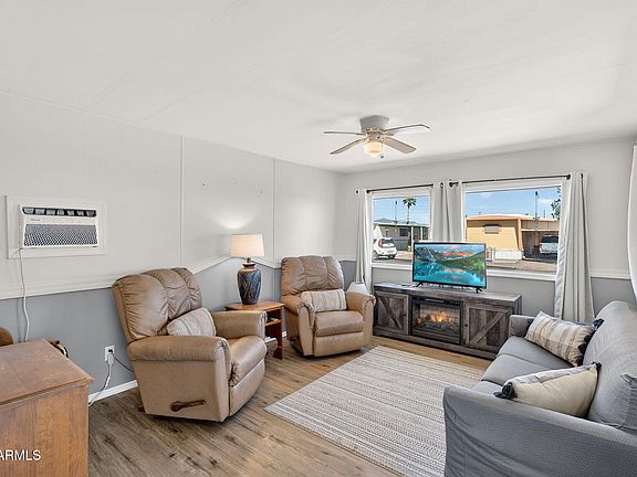 5th image of 747 E GERMANN Road #121