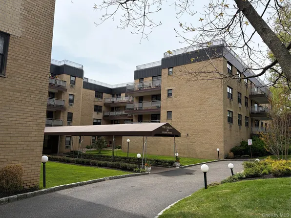 40 Stoner Avenue #1D, Great Neck Plaza, NY 11021