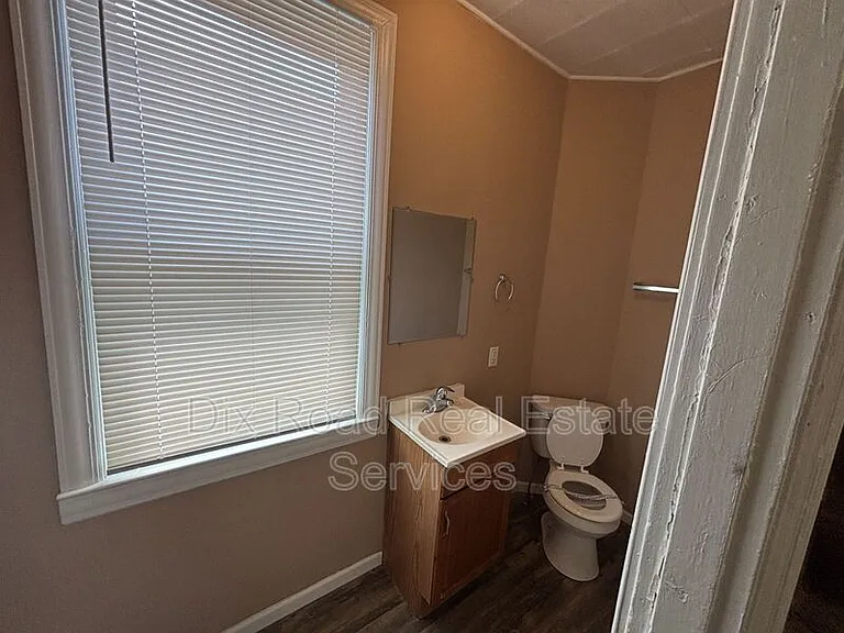 332 Hudson Ave — Photo 25