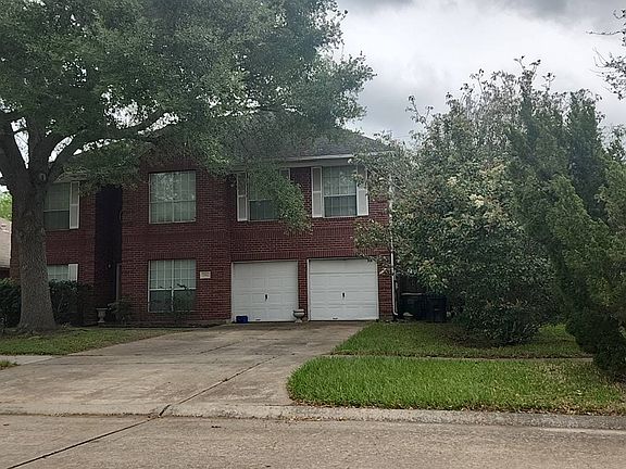 2nd image of 935 E Hampton Dr