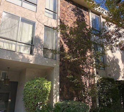 4th image of 528 N Jackson St APT 302