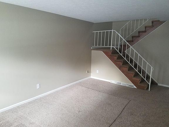 2nd image of 1582 Cedar Ln