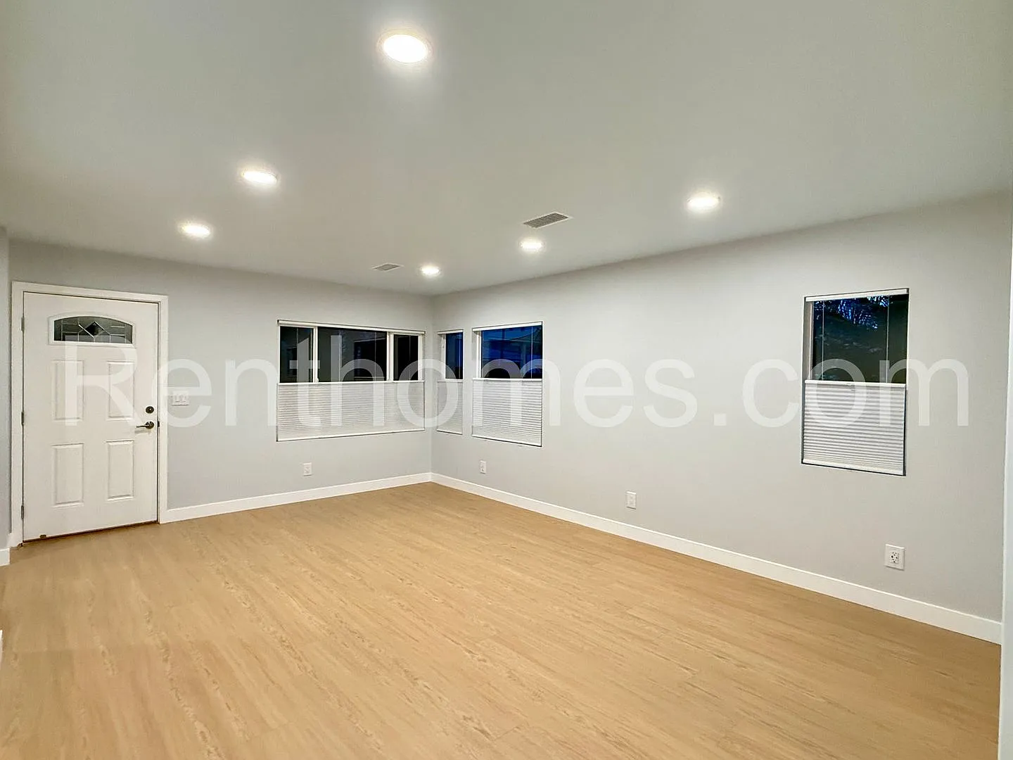 Pacific Beach, 1831 Thomas Ave, Fully Remodeled in 2026, 3 Parking Spaces, Great location in the ... — Photo 3