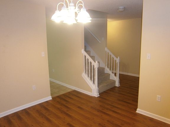 5th image of 126 Swaying Pine Ct