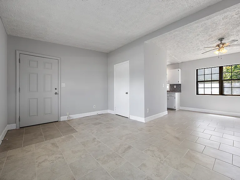 2916 Kent Rd — Photo 5
