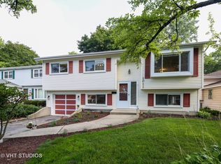 1011 Coolidge Ave, Wheaton, IL 60189