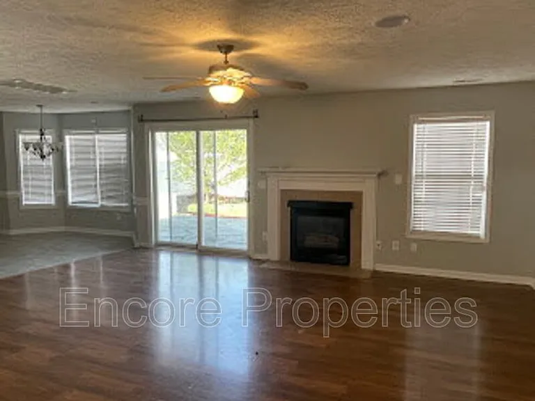 1240 Chimney Swift Dr — Photo 9