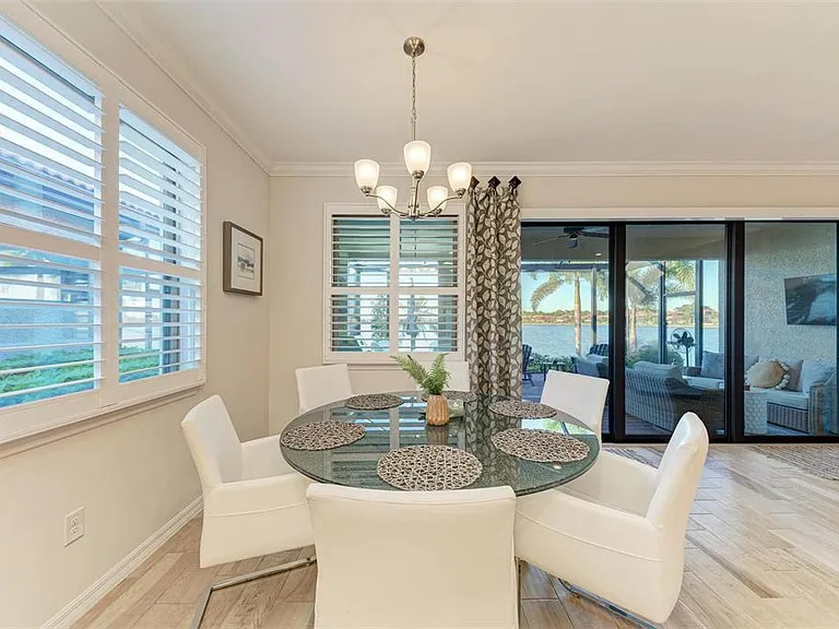 228 Maraviya Blvd — Photo 23