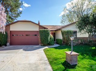 2475 E Parkside Dr, Boise, ID 83712