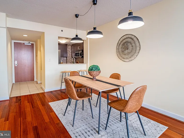 1150 K St NW #1008 — Photo 9