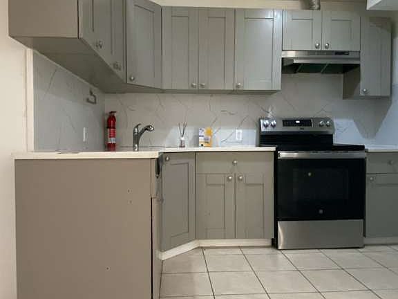 3rd image of 38 Graham St #1