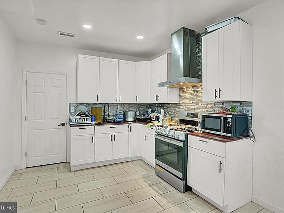 5th image of 53 N 18th St