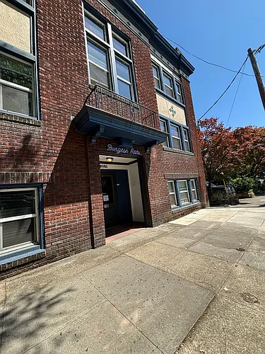 Burgess Apartments Photo 1