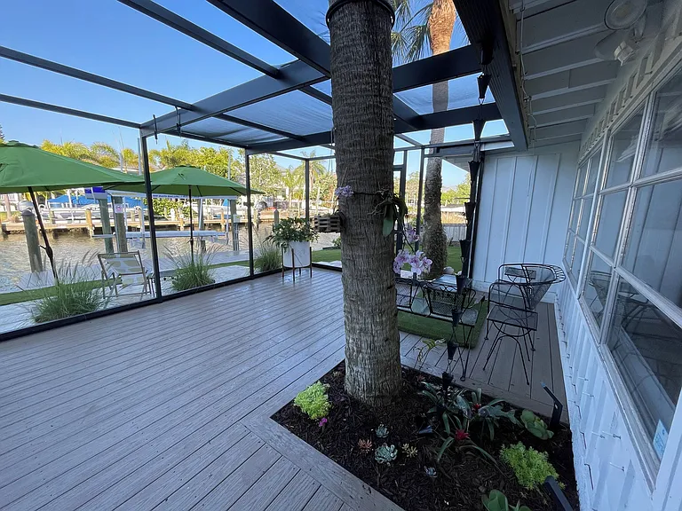 4907 Oxford Dr — Photo 8