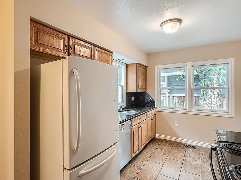 2626 S Williams St — Photo 10
