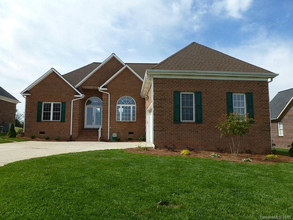 1st image of 168 Fox Den Cir #77