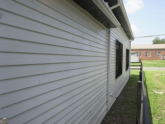 5th image of 501 5th St N