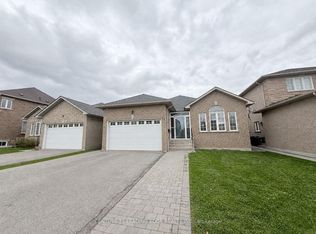 17 Leafield Dr, Toronto, ON M1W 2R2