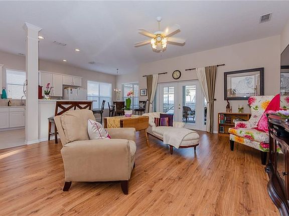 4th image of 10826 Piping Rock Cir