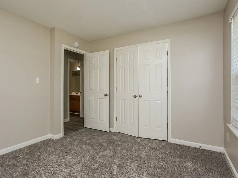 50 Oakland Woods Cv — Photo 13