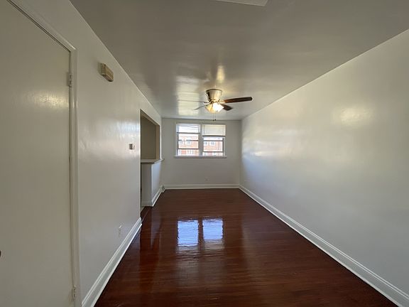 3rd image of 11731 Millbrook Rd