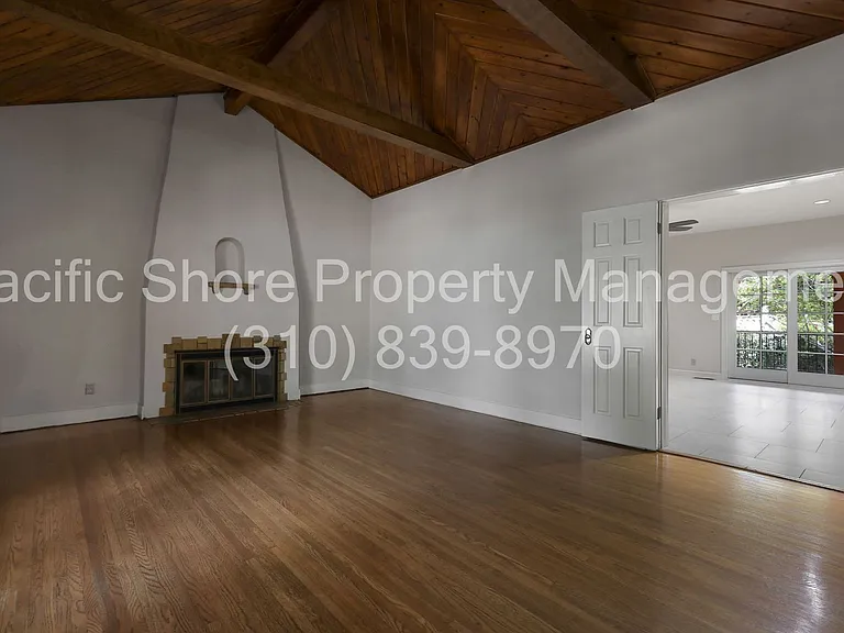 1229 Geneva St — Photo 3
