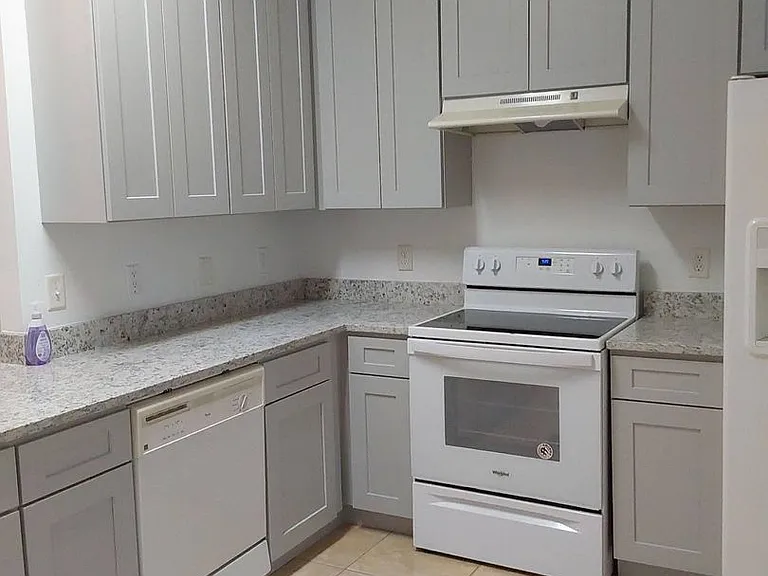 21 Prospect Ln #A/B — Photo 3