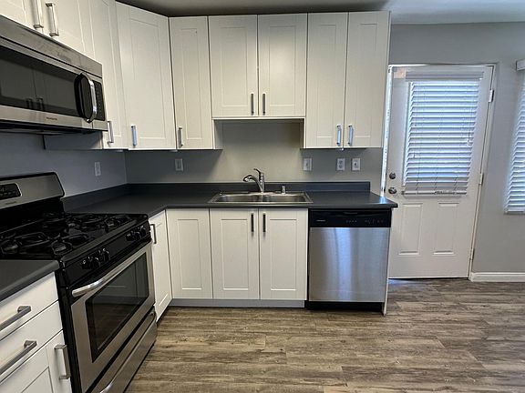 3rd image of 3972 Bancroft St