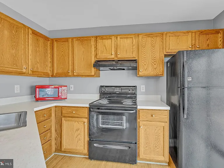 9456 Sea Breeze Ct — Photo 15