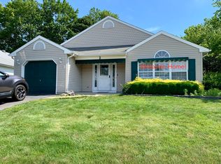 2 Golden Rod Ct, Brick, NJ 08724