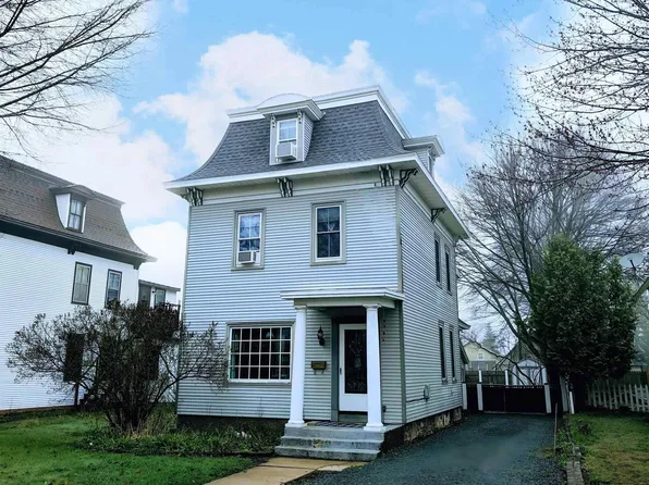 347 E Arch St, Marquette, MI 49855