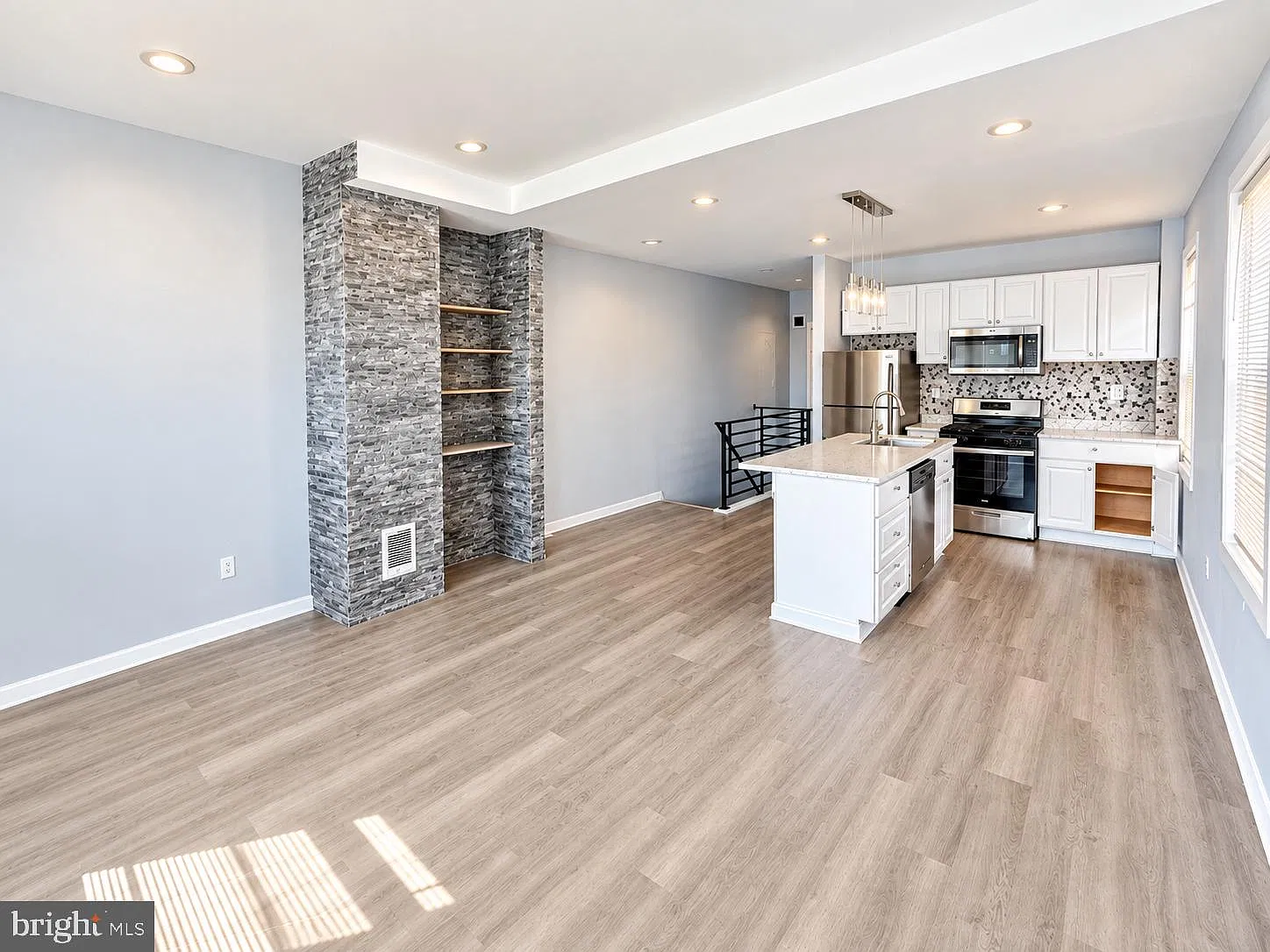 1 bed, 1.0 bath, 700 sqft, $1,450 — Photo 2