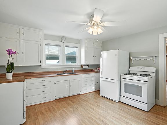 4th image of 109 E Crawford St