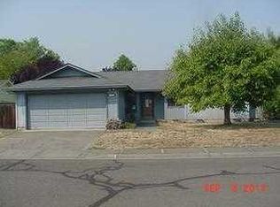 668 Farnsworth Dr, Central Pt, OR 97502