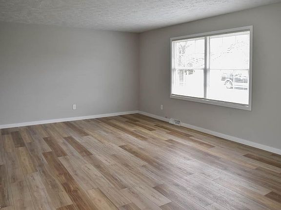 2nd image of 1824 Sedwick Ave NW