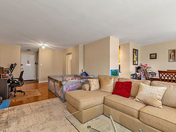 2nd image of 125-10 Qns Blvd Unit 522