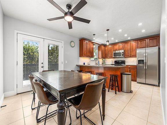 5th image of 523 Mountain View Rd