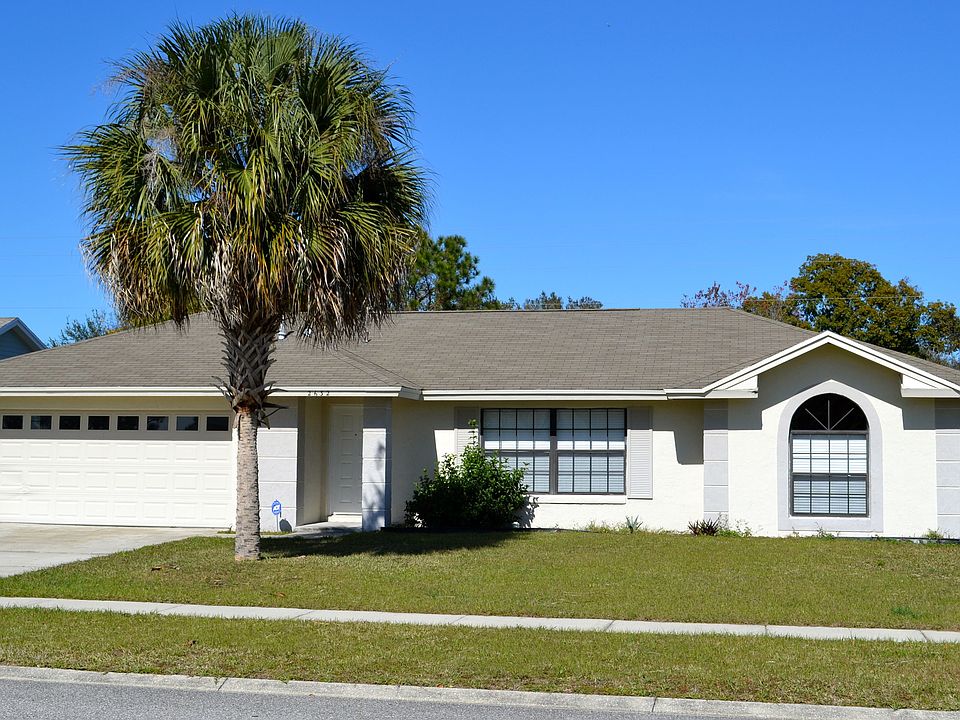 2632 Tandori Front Exterior