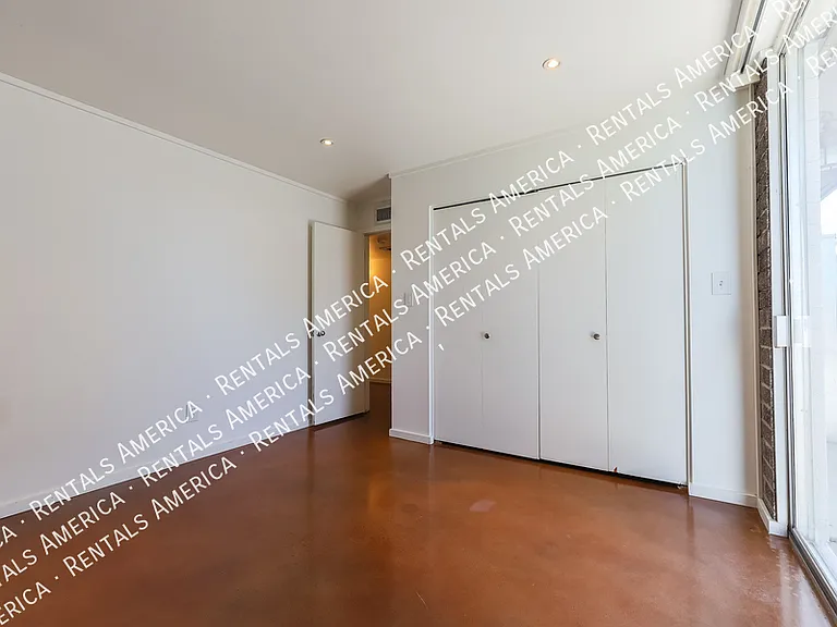 4202 N 38th St #8 — Photo 15
