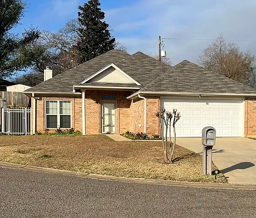 26 Wellington Dr Photo 1