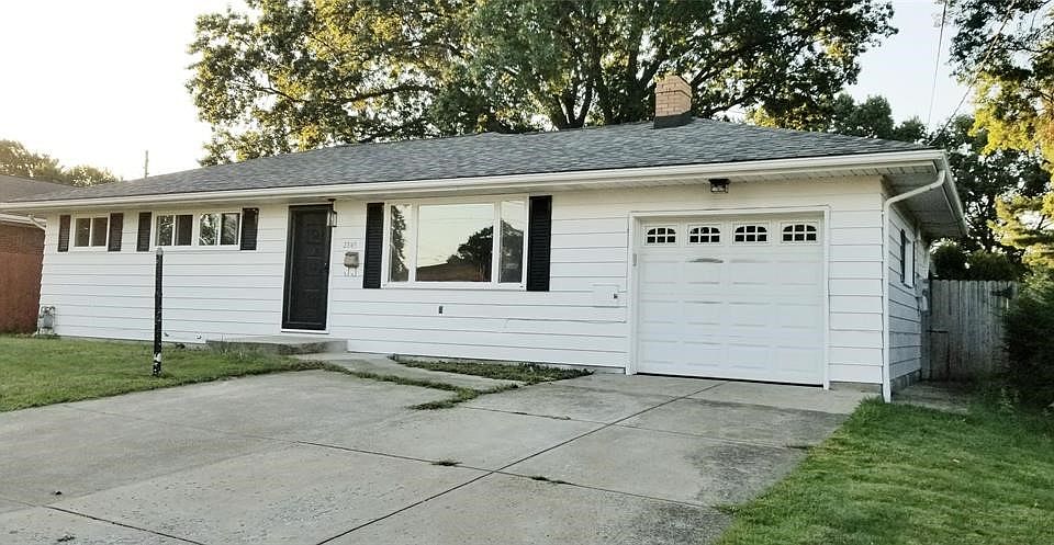 1st image of 2845 W 31st St