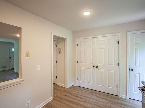 5th image of 247 Stribling Ave #247