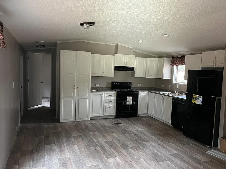 1648 Folly Rd #3 — Photo 2