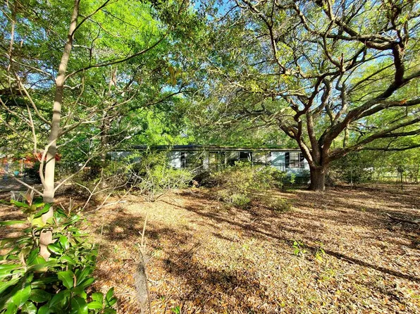 31 Garden Ln, Elloree, SC 29047